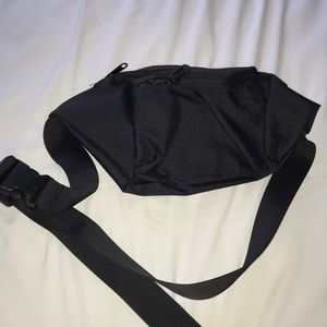 FASHION NOVA Fanny pack